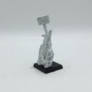 Warhammer The Old World: Metal Dwarf 4th Edition Runesmith (AC190)