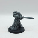 Warhammer 40k: Space Marines Company Champion (AE076)