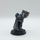 Warhammer Horus Heresy: Space Marine Raven Guard Chaplain/Praetor - Painted (AD211)
