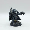 Warhammer Horus Heresy: Space Marine Raven Guard Chaplain/Praetor - Painted (AD211)