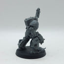 Warhammer 40k: Space Marines Chaplain in Terminator Armour (AJ095)