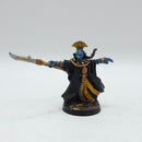 Warhammer 40k: T'au Empire Finecast Ethereal with Honour Blades (AJ065)