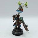 Warhammer 40k: Orks Nob with Waaagh! Banner - Painted (BH094)