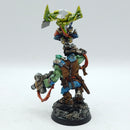 Warhammer 40k: Orks Nob with Waaagh! Banner - Painted (BH094)