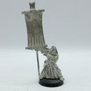 Warhammer 40k: Space Marines Dark Angels Metal Standard Bearer (AF131)