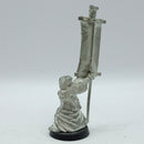 Warhammer 40k: Space Marines Dark Angels Metal Standard Bearer (AF131)
