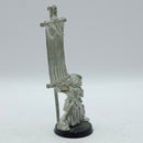 Warhammer 40k: Space Marines Dark Angels Metal Standard Bearer (AF131)