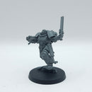 Warhammer 40k: Space Marines Ultramarines Lieutenant Titus (AZ178)