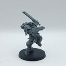 Warhammer 40k: Space Marines Ultramarines Lieutenant Titus (AZ178)