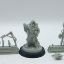 Warhammer 40k: Adeptus Titanicus Forge World Tech Priest Enginseer OOP (AJ204)