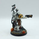 Warhammer 40k: Space Marine Apothecary Biologis - Painted (BC169)