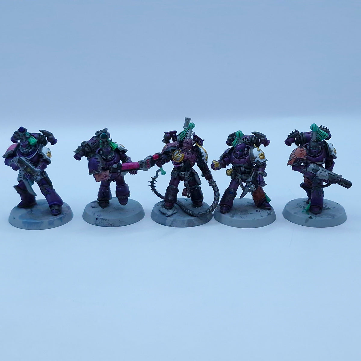 Warhammer 40k: Emperor's Children Tormentors - Part Painted AQ66