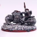 Warhammer 40k: Space Marines Primaris Chaplain on Bike Iron Warriors BC058