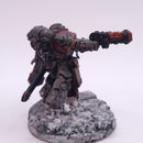Warhammer 40K: Space Marines Lieutenant with Storm Shield Iron Warriors BJ105