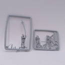 Warhammer Middle Earth: Resin Uruk-Hai Captain with Uruk-Hais AK009
