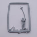 Warhammer Middle Earth: Resin Uruk-Hai Captain with Uruk-Hais AK009