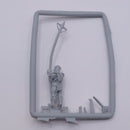 Warhammer Middle Earth: Resin Uruk-Hai Captain with Uruk-Hais AK009