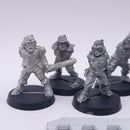 Warhammer 40k: Rogue Trader 4x Troopers 4x Officers 1x Standard BI062