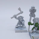 Warhammer Old World: Forest Goblin Shaman Leader Drummer Standard Bundle BI082