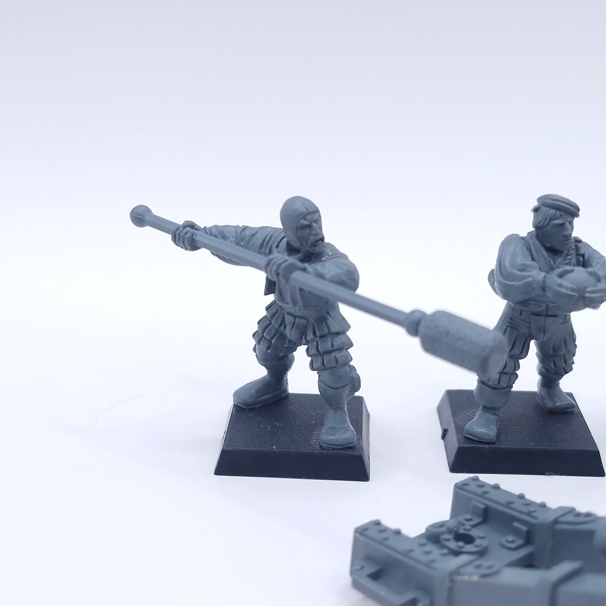 Warhammer Old World: Empire Cannon Crew and Engineer with Hochland Long Rifle AE018