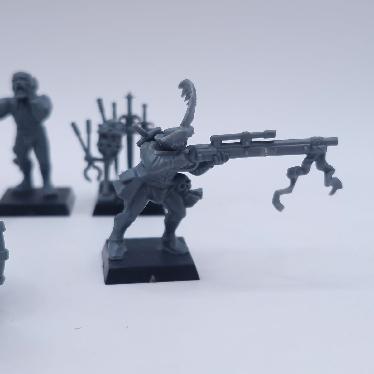 Warhammer Old World: Empire Cannon Crew and Engineer with Hochland Long Rifle AE018