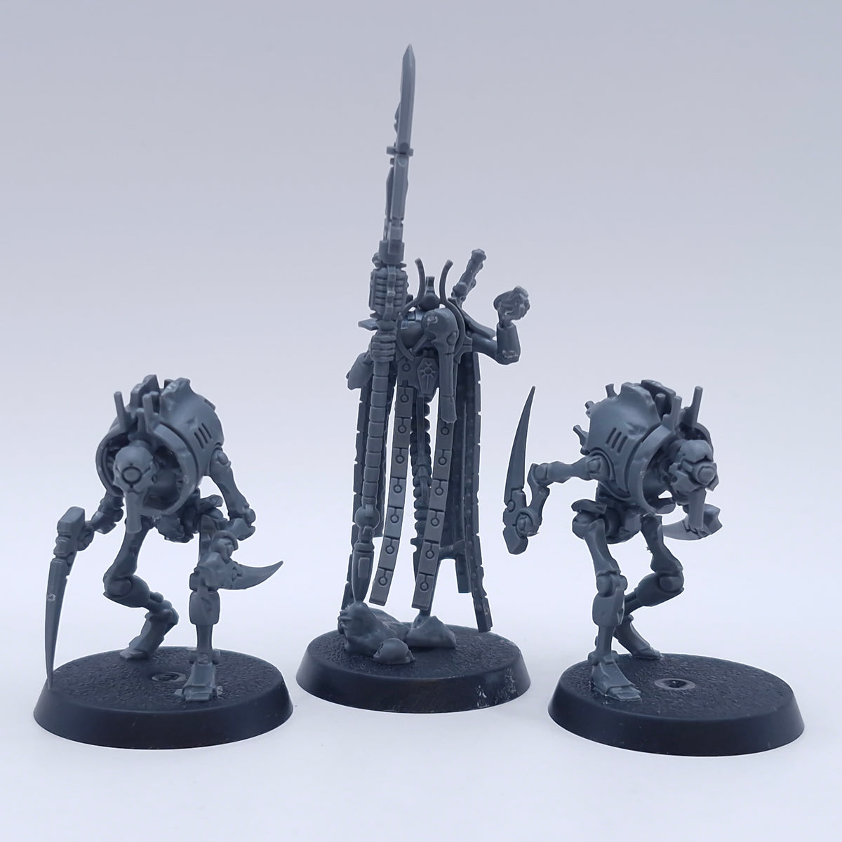 Warhammer 40k: Necron Plasmancer with Cryptothralls BA151