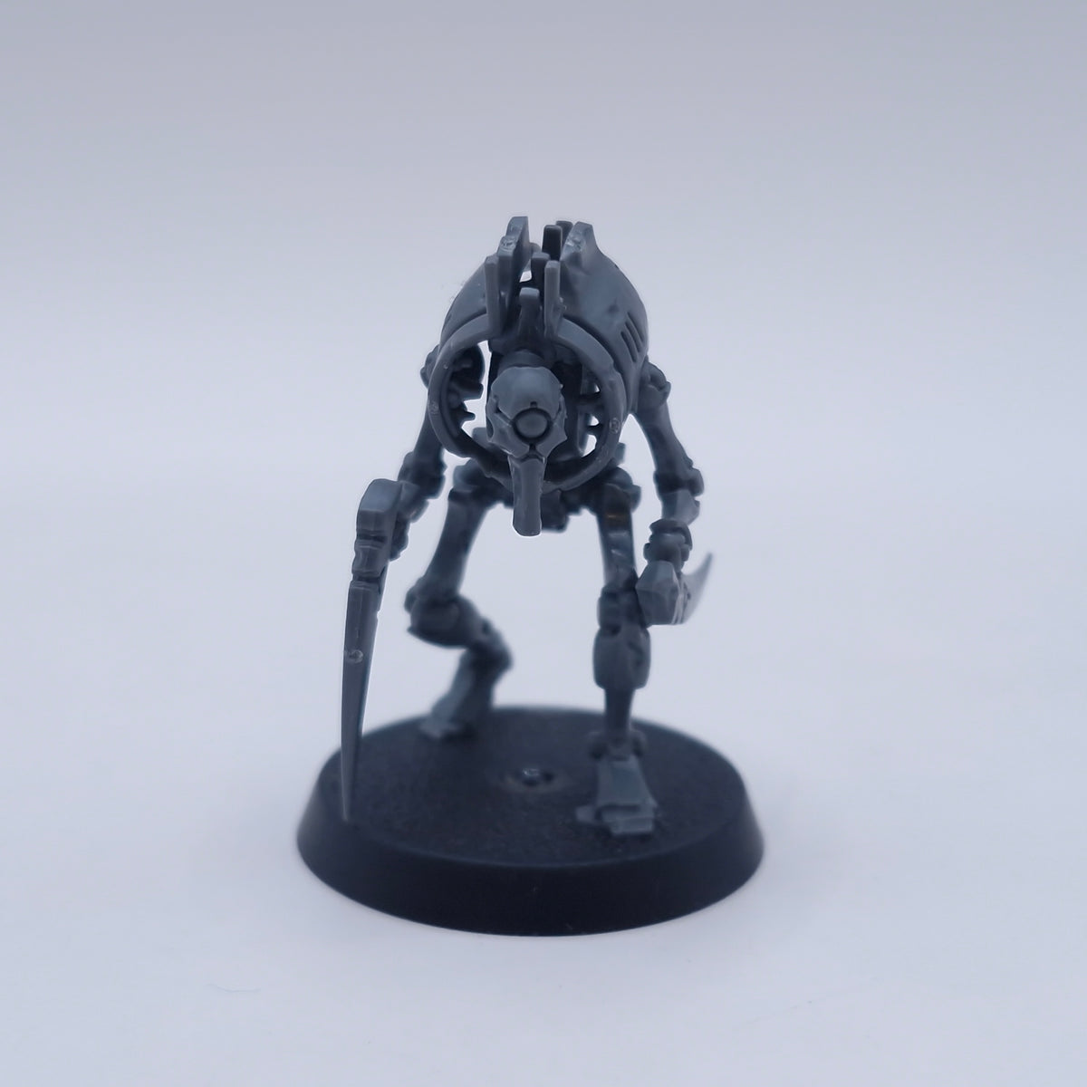 Warhammer 40k: Necron Plasmancer with Cryptothralls BA151