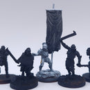 Lord of The Rings: Uruk-Hai Squad with Standard Bearer BSB56