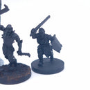 Lord of The Rings: Uruk-Hai Squad with Standard Bearer BSB56