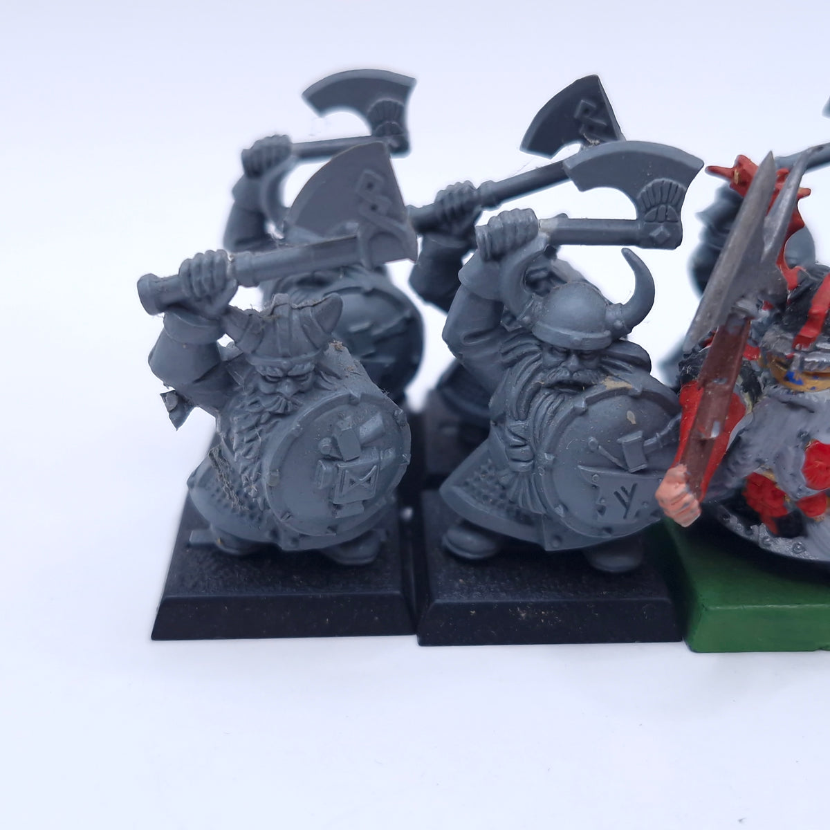 Warhammer Old World: Dwarfen Mountain Holds Lord with Dwarf Warriors BR052