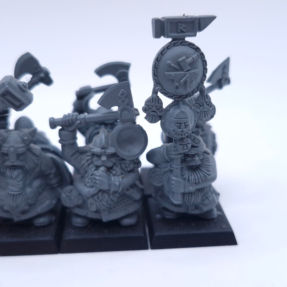 Warhammer Old World: Dwarfen Mountain Holds Lord with Dwarf Warriors BR052