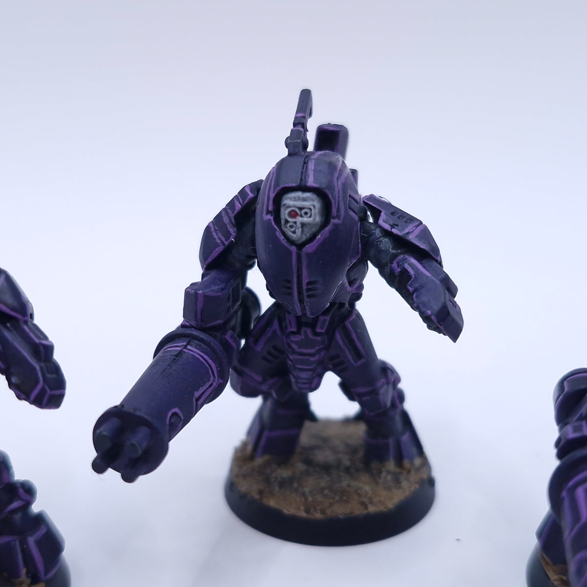 Warhammer 40k: T'au XV26 Stealth Battlesuits Painted BC033