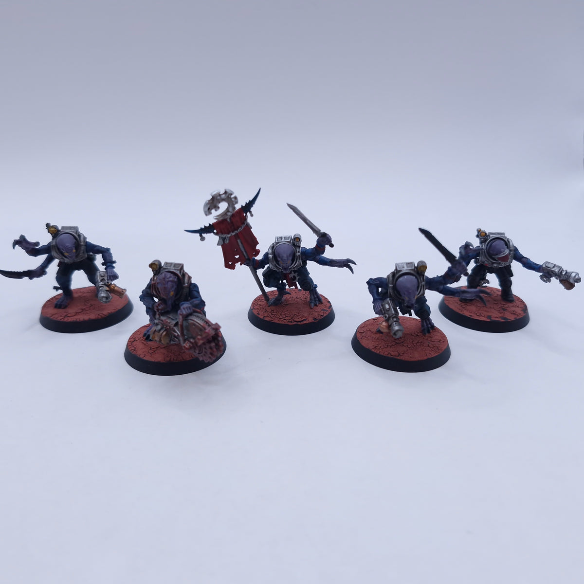 Warhammer 40k: Genestealer Cults Acolyte Hybrids with Acolyte Iconward Painted BTA17