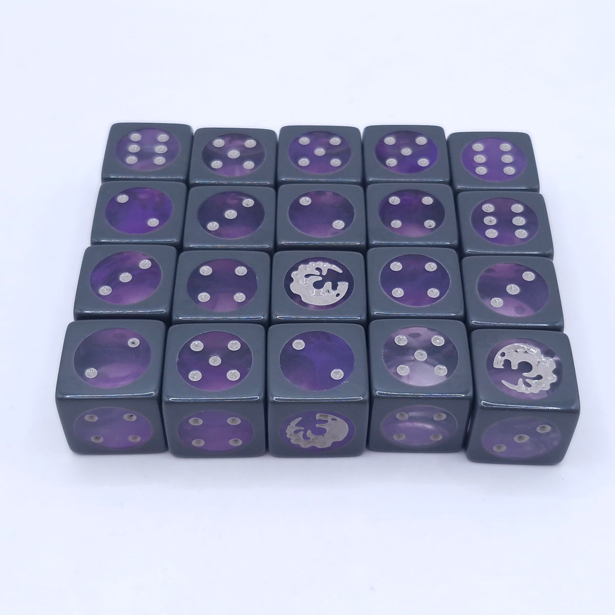 Warhammer 40k: Genestealer Cult Dice with Tokens BTA25