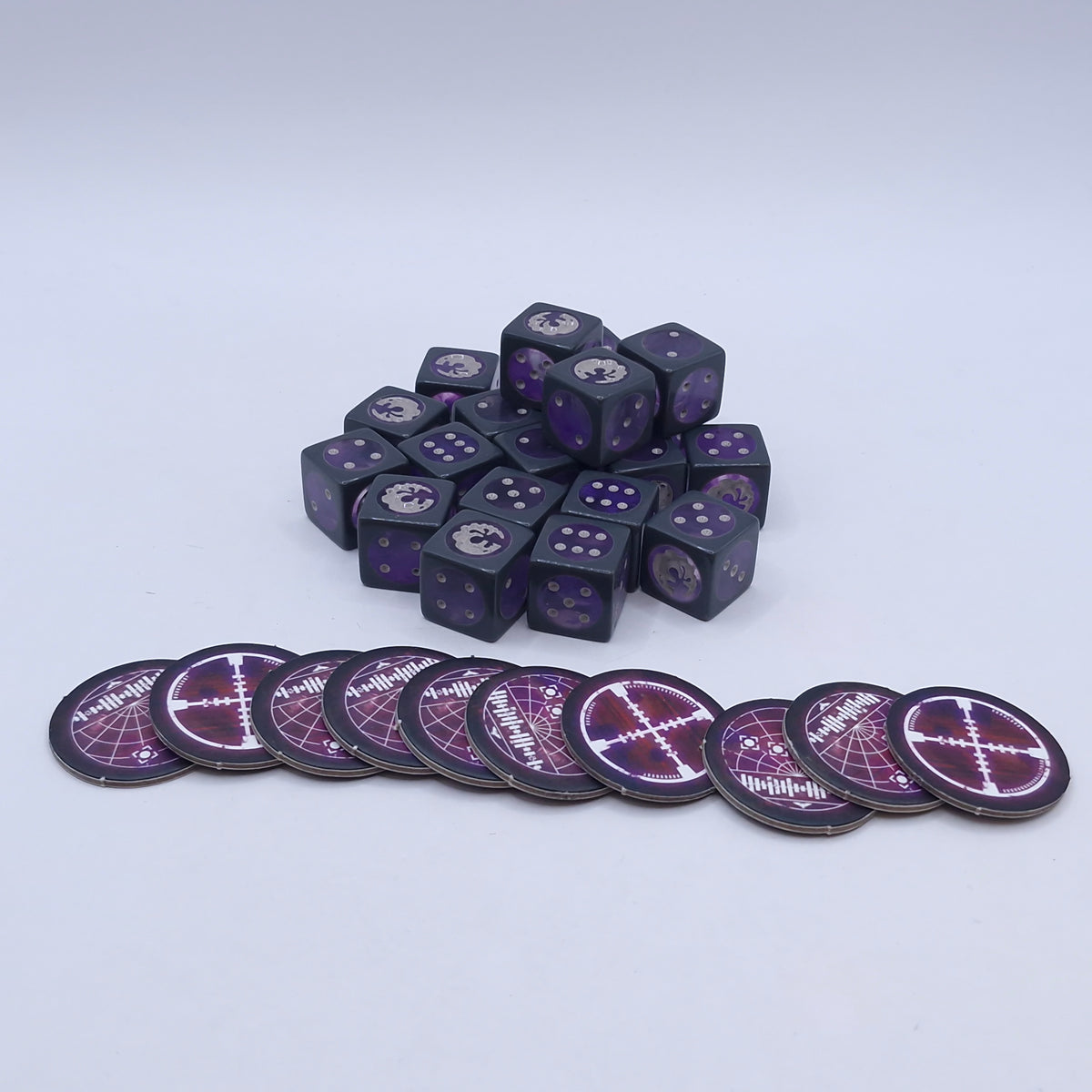 Warhammer 40k: Genestealer Cult Dice with Tokens AD105