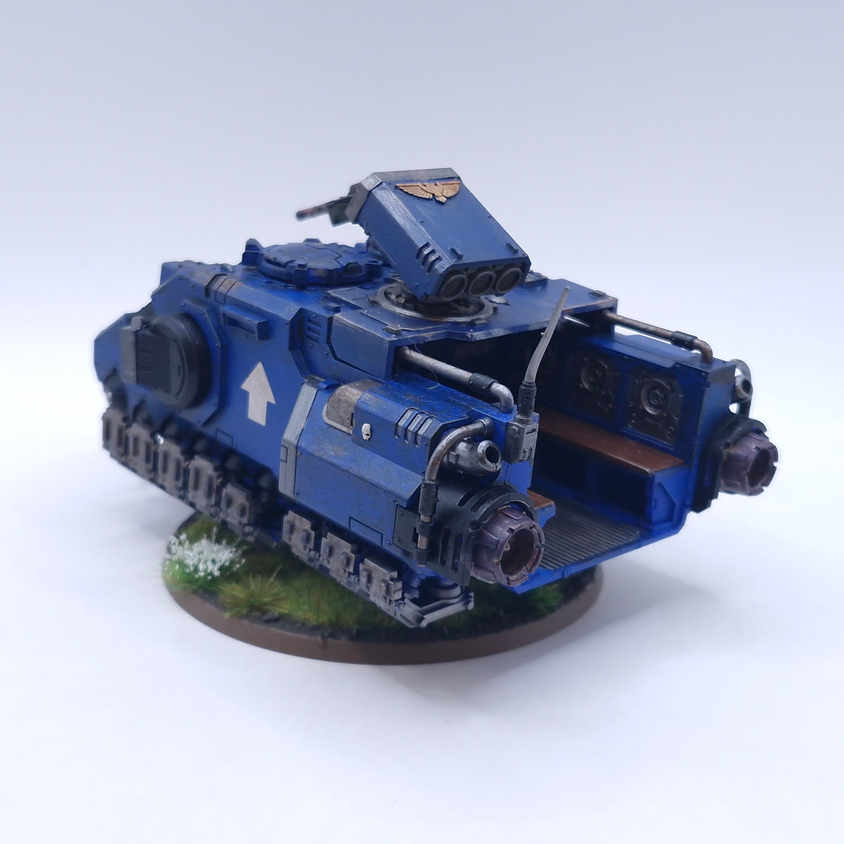 Warhammer 40k: Space Marines Impulsor Painted AEZ15