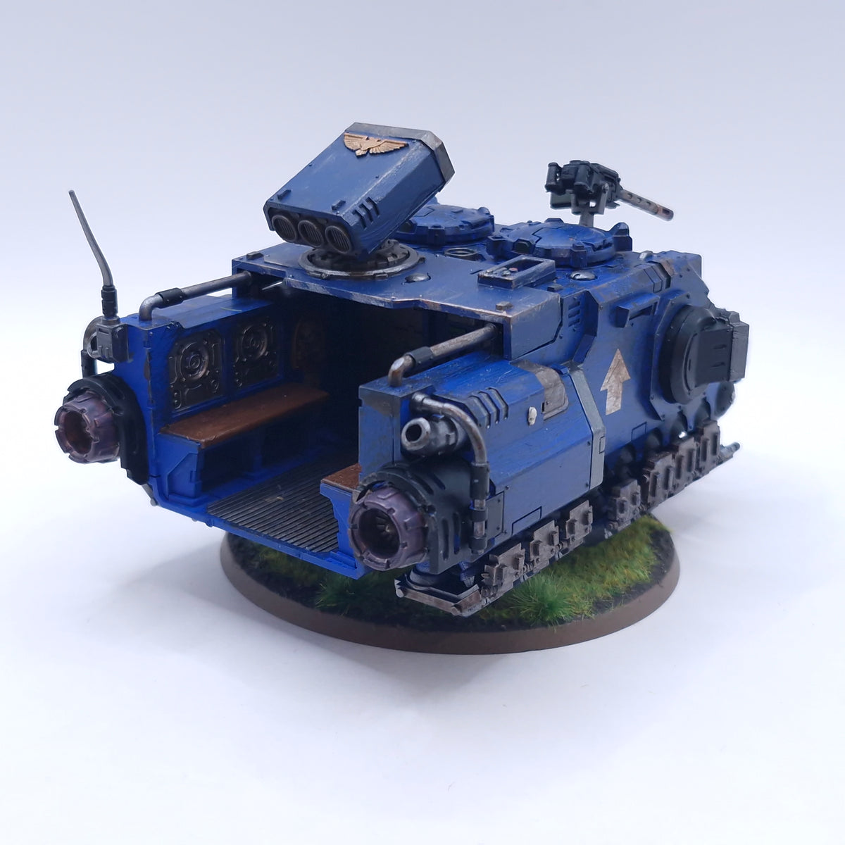 Warhammer 40k: Space Marines Impulsor Painted AEZ15