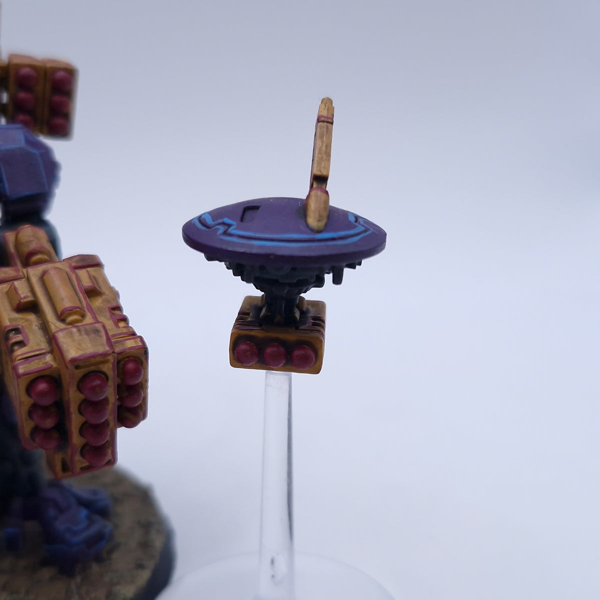 Warhammer 40k: T'au Broadside Battlesuit Painted BTB49