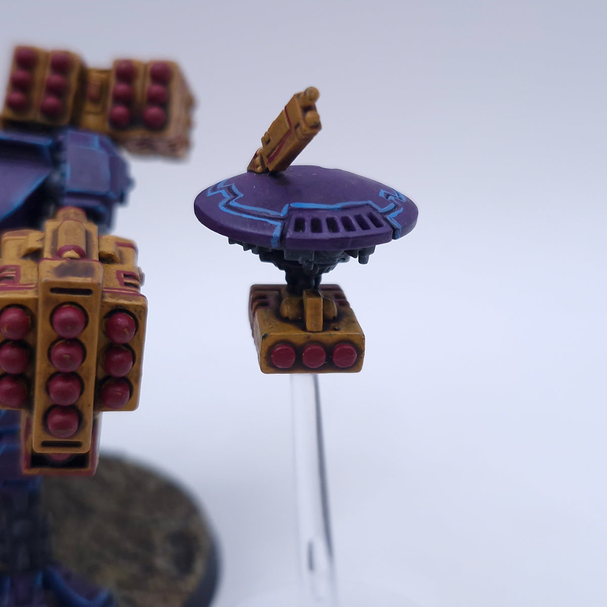 Warhammer 40k: T'au Broadside Battlesuit Painted BTB45