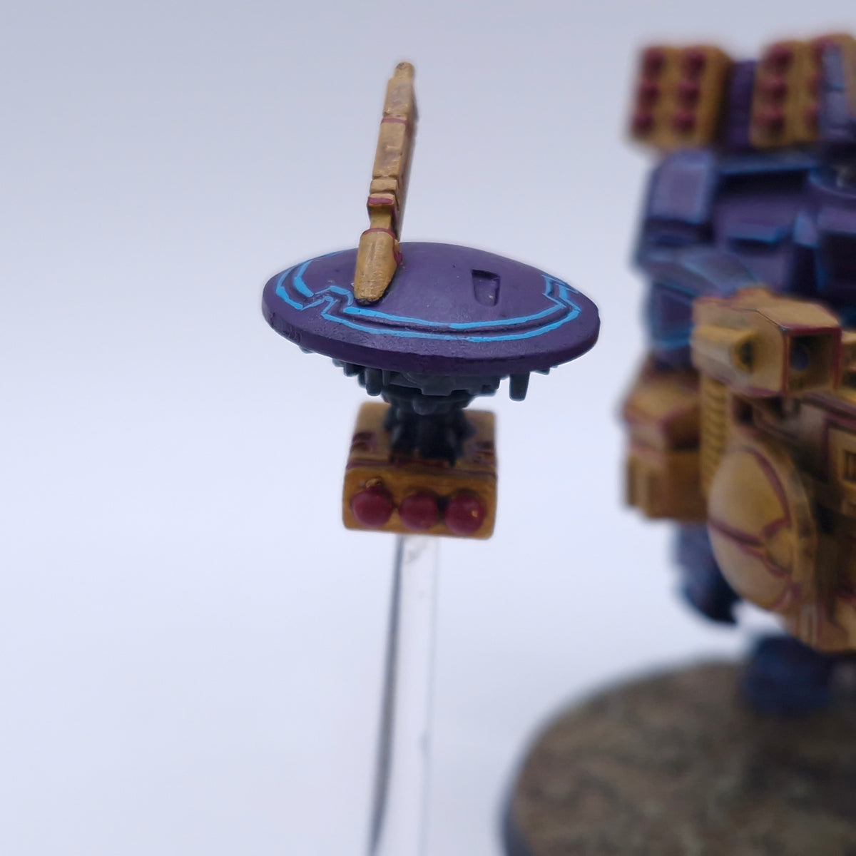 Warhammer 40k: T'au Broadside Battlesuit Painted BTB18
