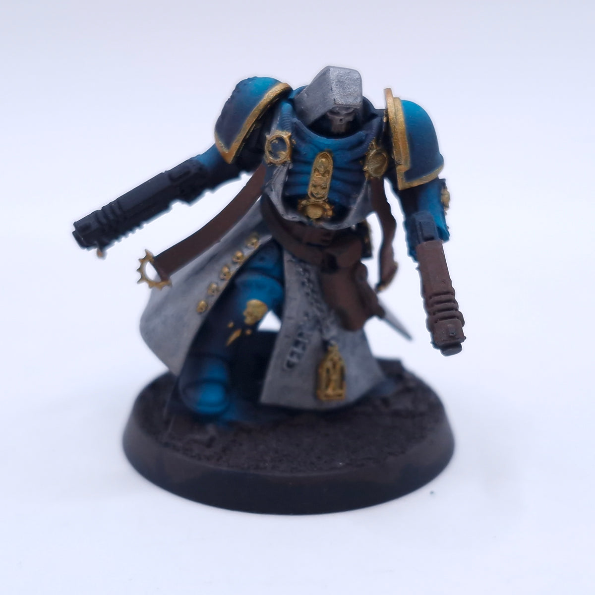 Warhammer 40k: Space Marine Chaplain Conversions x2 BR109
