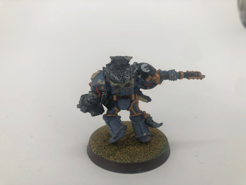 Space Marines Logan Grimnar Metal - Missing Axe Head AF075-0927