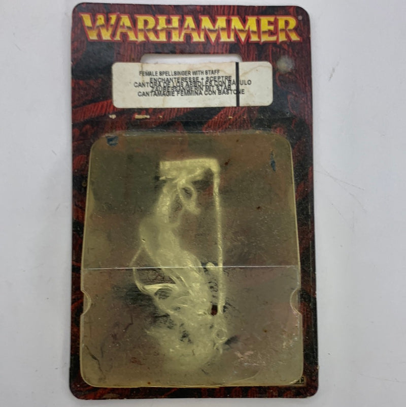 Warhammer Fantasy/Old World: Female Spellsinger with Staff (NIB) (AT204)