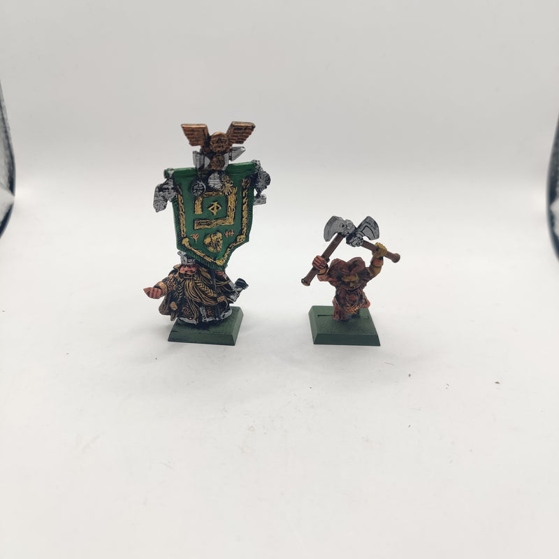 Warhammer Fantasy Dwarf Battle Standard Bearer - AE095