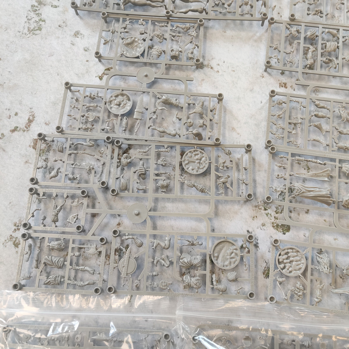 Kingdom Death Monster Gamblers Chest - Part Assembled with Inserts  AY124