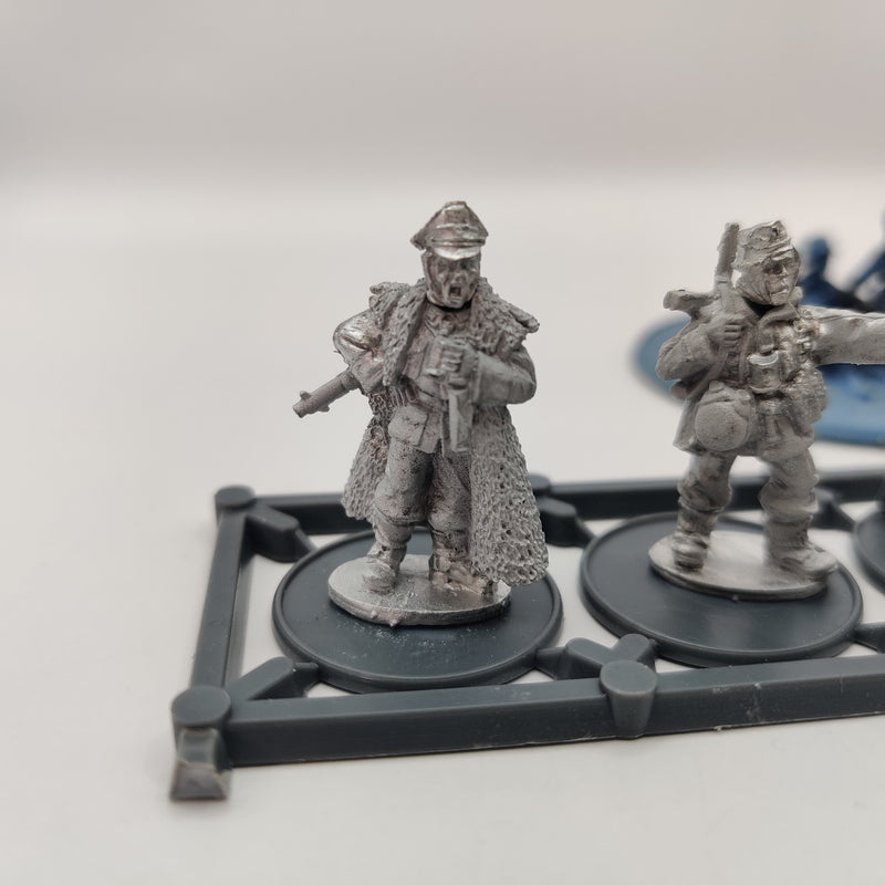 Warlord Games Bolt Action German Command Squad and Machine Gun Team BA094