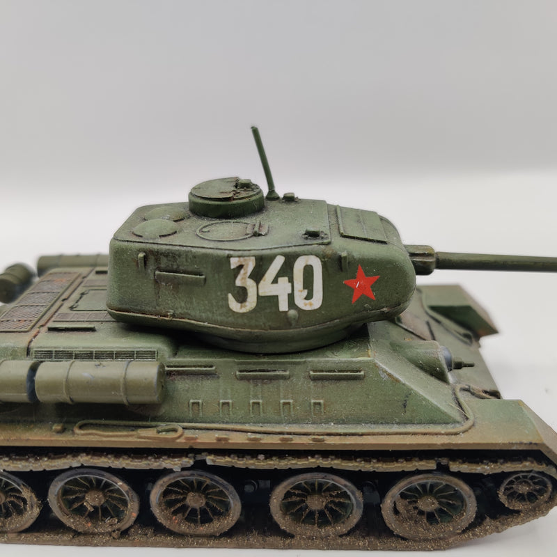 Bolt Action Soviet T-34 Tank - Painted AZ023