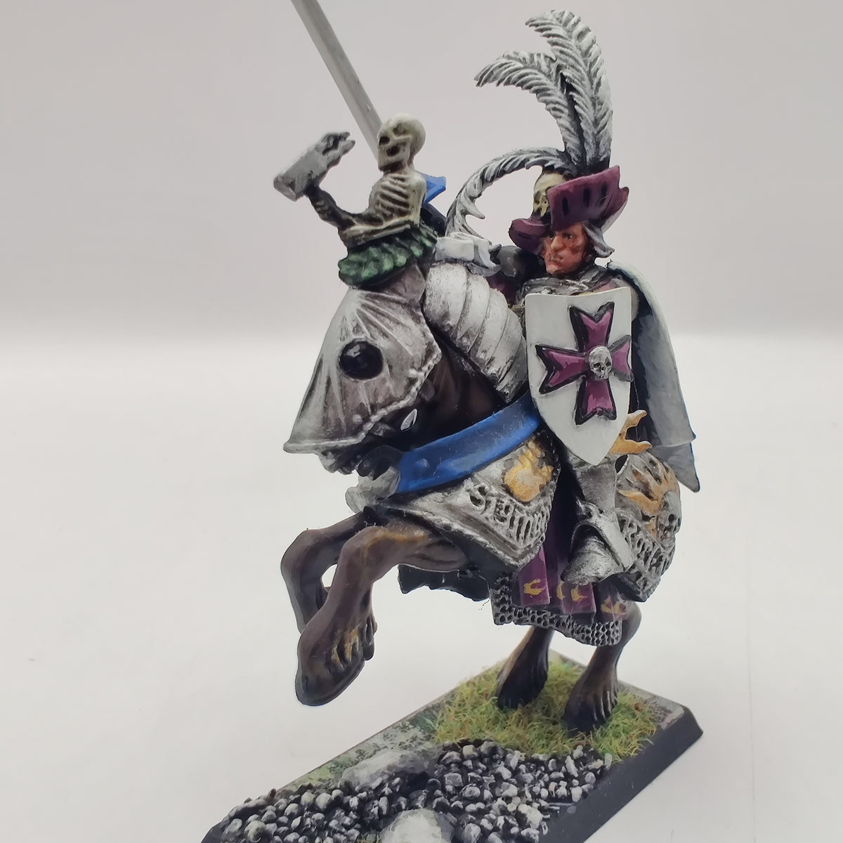 Warhammer Fantasy The Old World - Empire Battle Standard Bearer Metal Warhammer Fantasy The Old World - Empire Battle Standard Bearer Metal