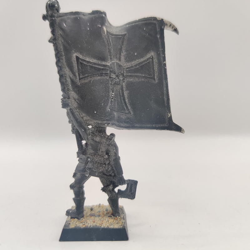 Warhammer the Old World Empire Battle Standard Bearer BH045