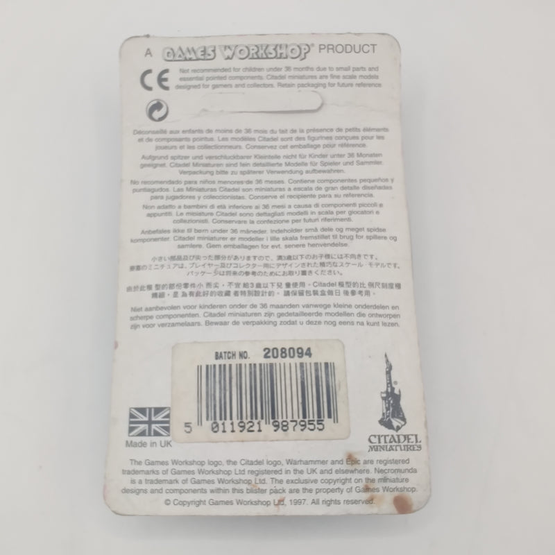 Warhammer 40k Adepta Sororitas Battle Sister with Heavy Flamer - Metal in Blister AD102